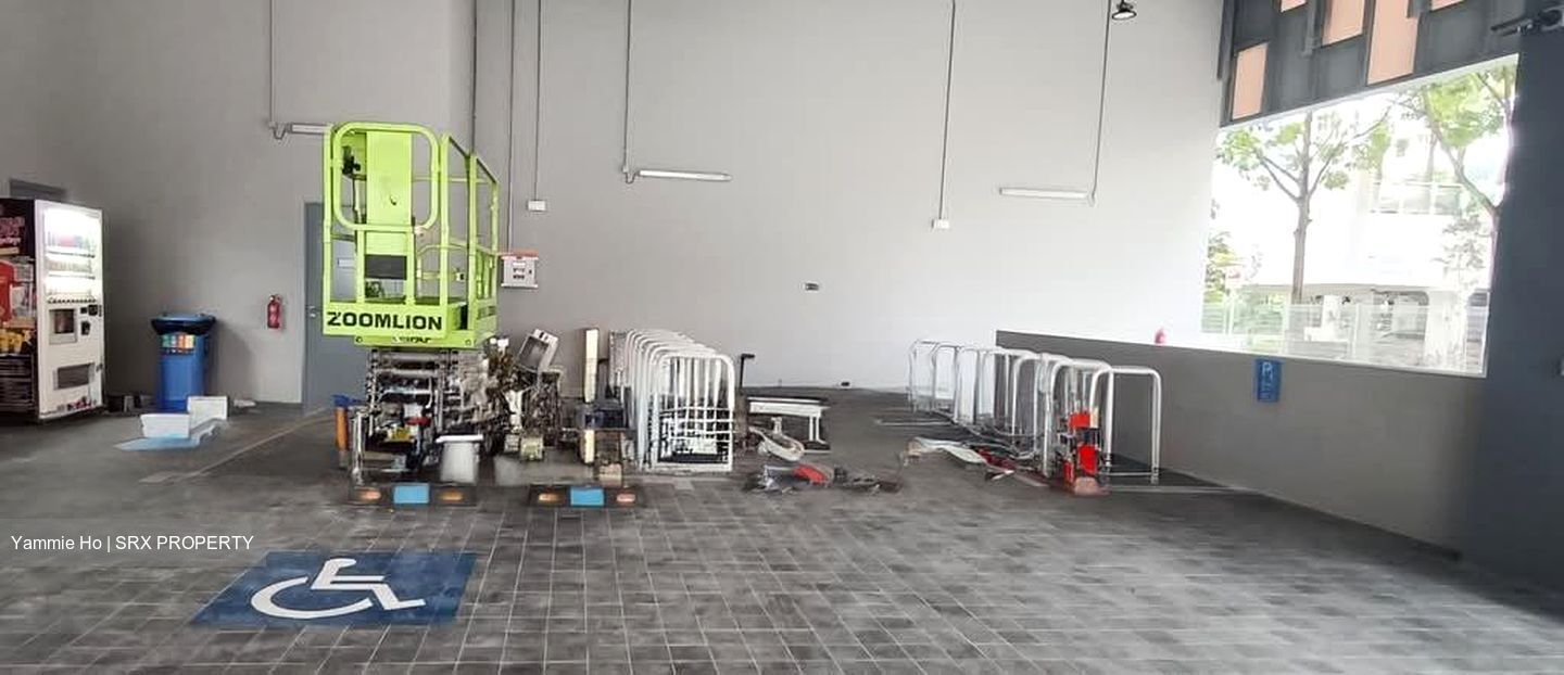 Space 18 (D12), Factory #575778031